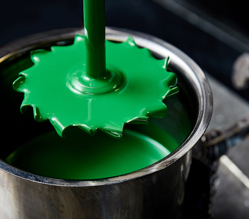 Paint blade mixer